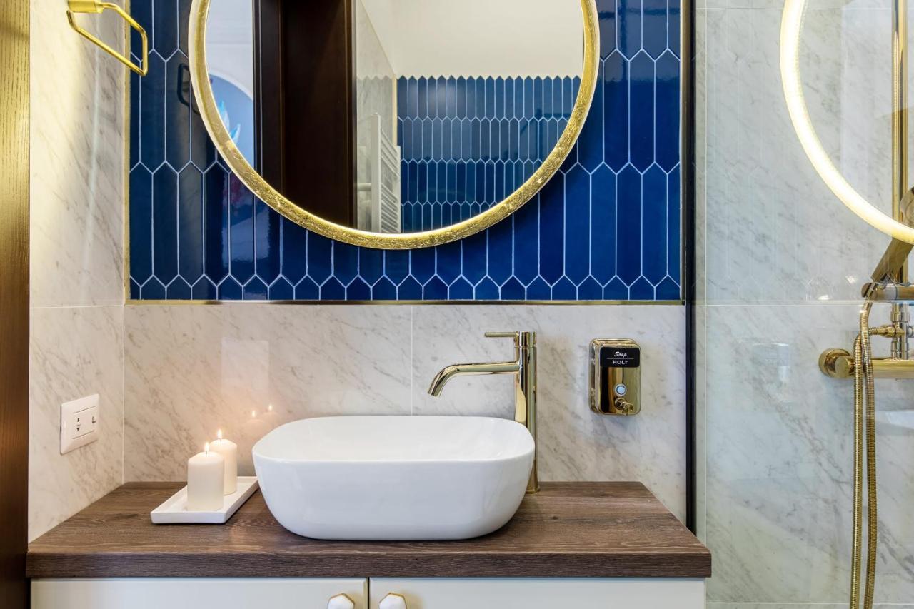 Holt Old Town Luxury Suites 부쿠레슈티 외부 사진