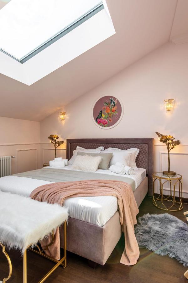 Holt Old Town Luxury Suites 부쿠레슈티 외부 사진