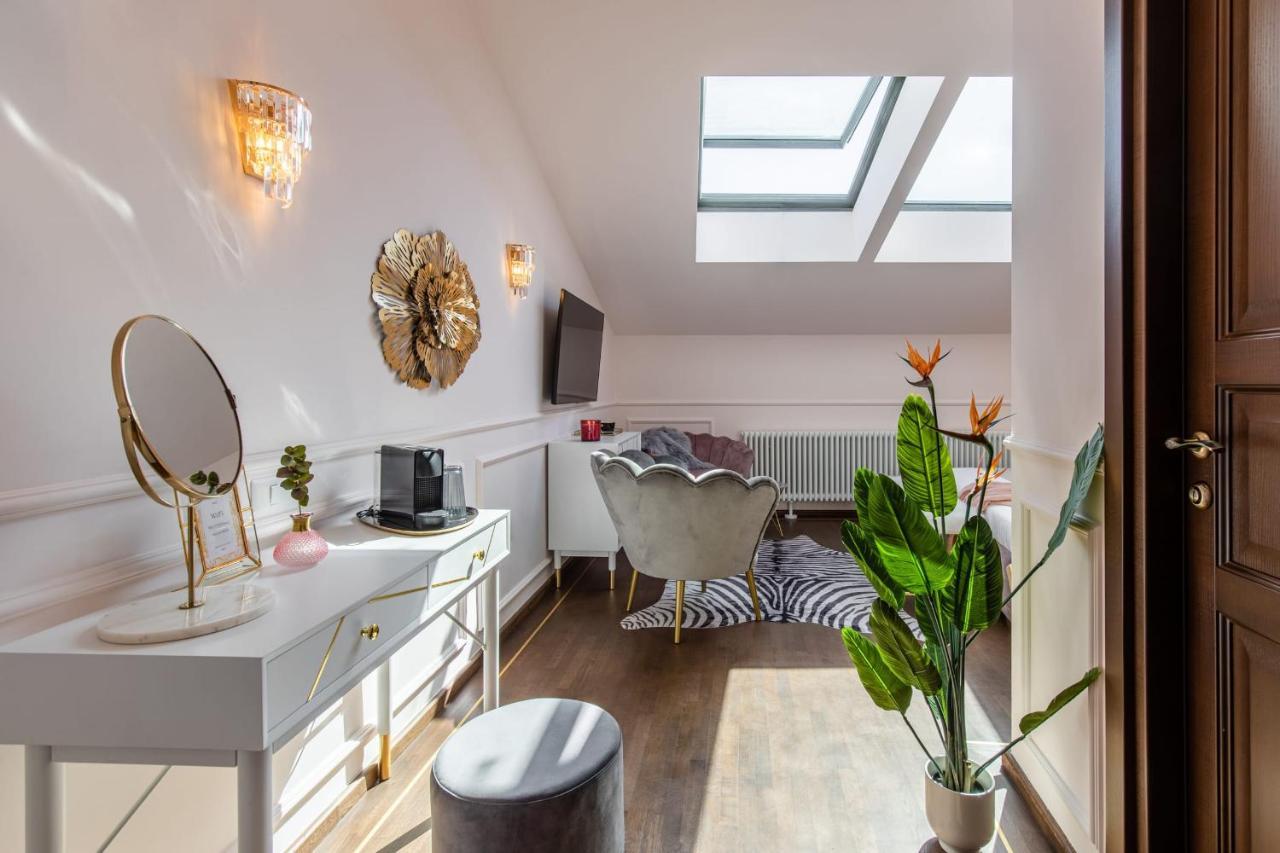 Holt Old Town Luxury Suites 부쿠레슈티 외부 사진