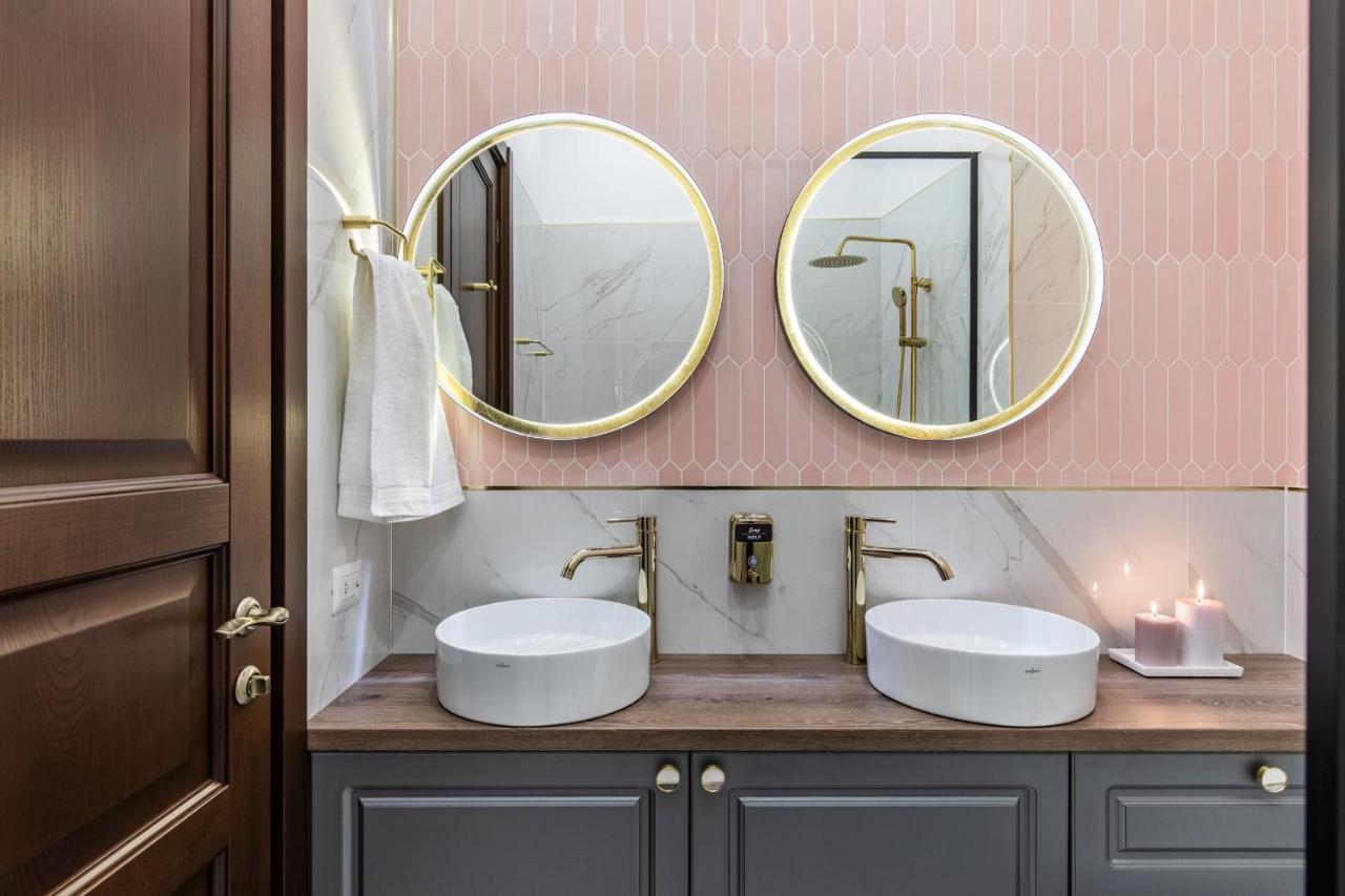 Holt Old Town Luxury Suites 부쿠레슈티 외부 사진